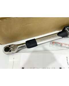 东日CEM200N3X19D-G，数显扭矩扳手40-200NM，全新