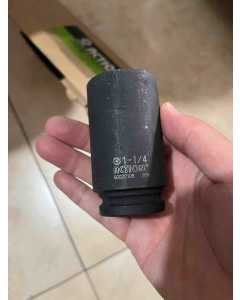 霹雳马60022108，1/2加长英制1-1/41套筒，全新